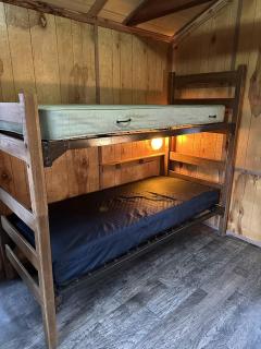 Quaint Cabin for a Rustic Getaway in Nashville, Indiana - Nashville - 7