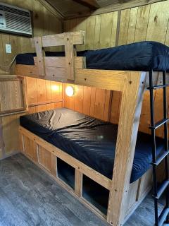 Quaint Cabin for a Rustic Getaway in Nashville, Indiana - Nashville - 4