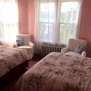 Lovely Suite with Private Bathroom in Blue Mountain Lake, New York - - 0