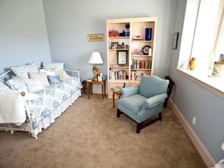 Cozy Bed and Breakfast for Weekend Getaway in College Station, Texas - College Station - 9