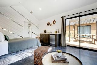 Cozy Texas Hill Country Cabins for Romantic Getaways near Austin - Dripping Springs - 6