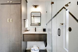 Cozy Texas Hill Country Cabins for Romantic Getaways near Austin - Dripping Springs - 5