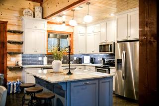 Remarkable Cabin Rental for an Amazing Family Getaway near Broken Bow, Oklahoma - Hochatown - 4
