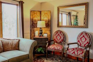 Spacious King Suite in Charming Inn for Romantic Getaway near Logan, Ohio - Logan - 2