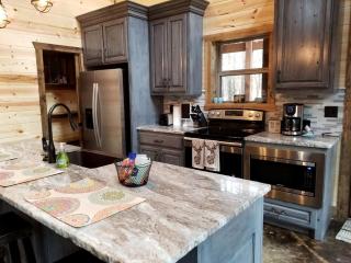 Cabin Rental with an Outdoor Fireplace near Beavers Bend State Park, Oklahoma - Broken Bow - 1