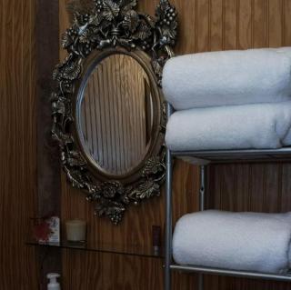 Romantic Glamping Getaway with a Shared Hot Tub and Hiking Trails near Nashville, Tennessee - 4
