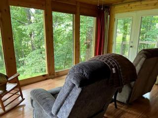 Cozy Getaways in this Cute A-Frame Cabin in Suches, Georgia - Suches - 3