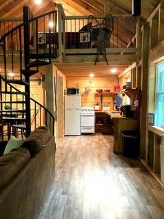 Charming Cabin for Glamping in the Adirondacks, Ideal for a Couples Getaway - Glenfield - 0