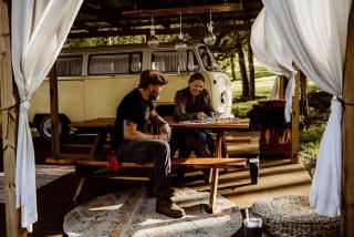Refurbished Campervan Rental Perfect for Glamping in Missouri - Saint Clair - 9