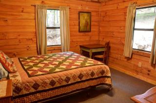 Lovely Rustic Cabin Secluded in the Woods near Maggie Valley, North Carolina - Cherokee - 1