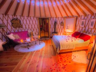 Romantic and Secluded Yurt Rental near Yosemite National Park in Oakhurst, California - Oakhurst - 1
