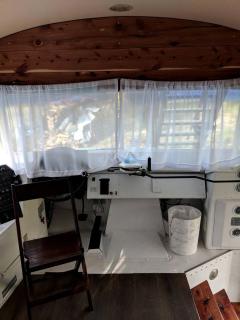 Rustic Bus Accommodation Perfect for Glamping in Missouri - Saint Clair - 2
