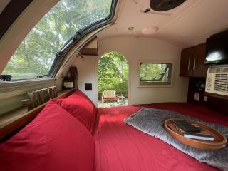 Vintage Caravan Rental for Exploring the Great Outdoors in Cassville, Missouri - Cassville - 7