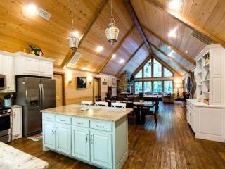 Family-Friendly Log Cabin near Beavers Bend State Park in Oklahoma's Ouachita Mountains - Broken Bow - 5