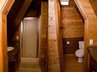 Superb Getaway Cabin near Long Hunter State Park and Nashville, Tennessee - La Vergne - 1