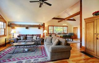 Picturesque, Mountain Suite nestled in Pastoral Setting in Wells, Vermont - Wells - 8