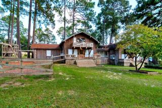 Incredible Nacogdoches Cabin Rentals Ideal for Large Group Getaways in Texas - Nacogdoches - 9
