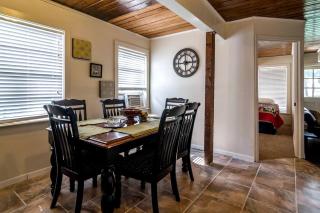 Incredible Nacogdoches Cabin Rentals Ideal for Large Group Getaways in Texas - Nacogdoches - 5