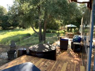Vintage Tiny House with Spa-Inspired Bathroom in Warner Springs, California - Warner Springs - 3