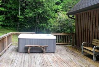 Cabin Rental with a Hot Tub near the Nantahala River, North Carolina - Robbinsville - 7