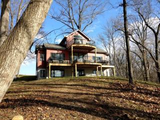 Exquisite Sunny Cabin Rental with a Hot Tub in Front Royal, Virginia - Front Royal - 9