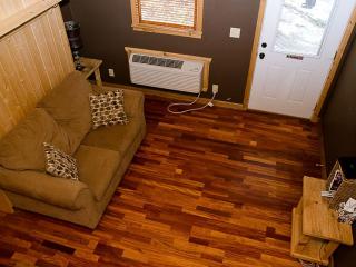 Delightful Vacation Cabins in Mount Juliet near Nashville, Tennessee - La Vergne - 1