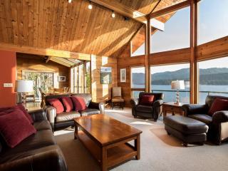 Waterfront Vacation Cabin on Lake Whatcom in Bellingham, Washington - Bellingham - 5