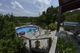 Romantic Getaway Rental with a Private Pool and an Outdoor Hot Tub near Wimberley, Texas - Wimberley - 0