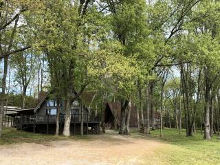 Unique A-Frame Cabin Rental on a Farm in Mount Juliet near Nashville, Tennessee - La Vergne - 8
