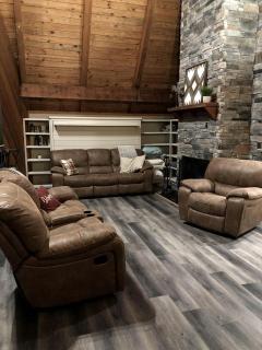 Unique A-Frame Cabin Rental on a Farm in Mount Juliet near Nashville, Tennessee - La Vergne - 3