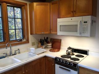 Romantic Cabin Rental with Great Views in Southern Vermont - Newfane - 1