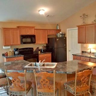 Lovely Waterfront Cabin Ideal for Weekend Getaway on Greers Ferry Lake, Arkansas - Heber Springs - 1