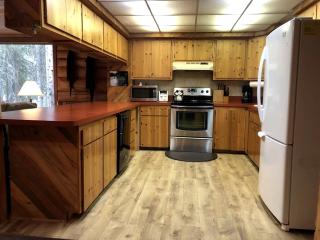 Charming Kenai River Cabin for a Family Getaway in Cooper Landing, Alaska - 9