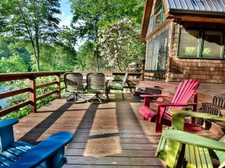 Romantic Riverfront Cabin with Pool Access in Blue Ridge, Georgia - Blue Ridge - 7