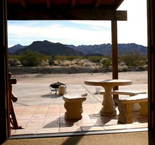 Peaceful Camping Cabin on a Ranch near Joshua Tree National Park, California - 2