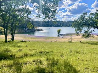 Secluded Safari Tent Situated in Rural Western El Dorado County Overlooking Majestic Folsom Lake, Northern California - Pilot Hill - 3