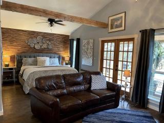 Charming Pet-Friendly Vacation Rental with a Private Pool in Hays County, Texas - Wimberley - 4