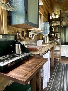 Gorgeous Tiny House Rental for a Glamping Getaway near Saratoga Springs in Upstate New York - Argyle - 1