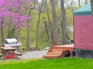 Pet-Friendly Yurt Getaway on the Shenandoah River in Luray, Virginia - Luray - 1