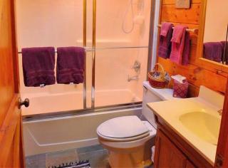 Cozy Log Cabin Rental with a Hot Tub near Nevada City, California - Nevada City - 3