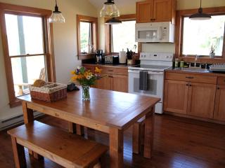 Spacious Cabin Rental for a Farm Getaway in Windsor County, Vermont - Hartland - 9