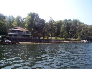 Lovely Log Cabin Rental in Harveys Lake Close to Scranton, Pennsylvania - Harveys Lake - 3