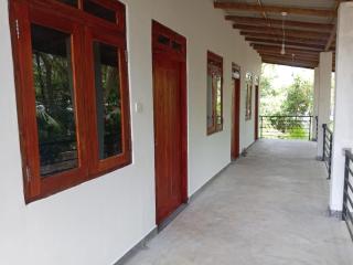 Lake House Home Stay - Anuradhapura - 5