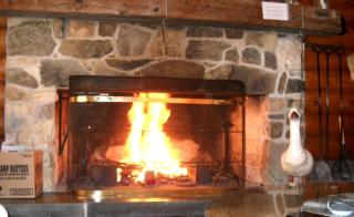 Lovely Log Cabin with Spectacular Mountain Views in Brandon, Vermont - Brandon - 2