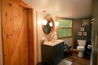 Luxury Yurt Rental near Austin for Glamping in Texas - Bastrop - 4
