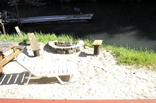 Secluded Lakefront Yurt with Private Beach near Portland, Oregon - - 4