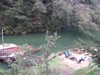 Secluded Lakefront Yurt with Private Beach near Portland, Oregon - - 2