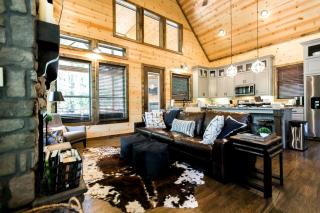 Luxury Cabin Accommodation with a Hot Tub near Broken Bow in Oklahoma - Hochatown - 3