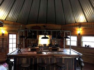 Rustic Octagon-Shaped Cabin for a Glamping Getaway near Huntington, West Virginia - Genoa - 3