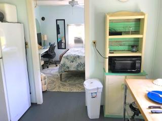 Secluded Riverside Cabin for a Peaceful Getaway near Mark Twain Forest, Missouri - - 4